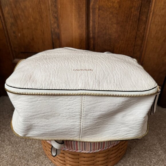 Calvin Klein White Gabrianna Expandable Tote w/Hidden Crossbody Strap - Picture 14 of 16